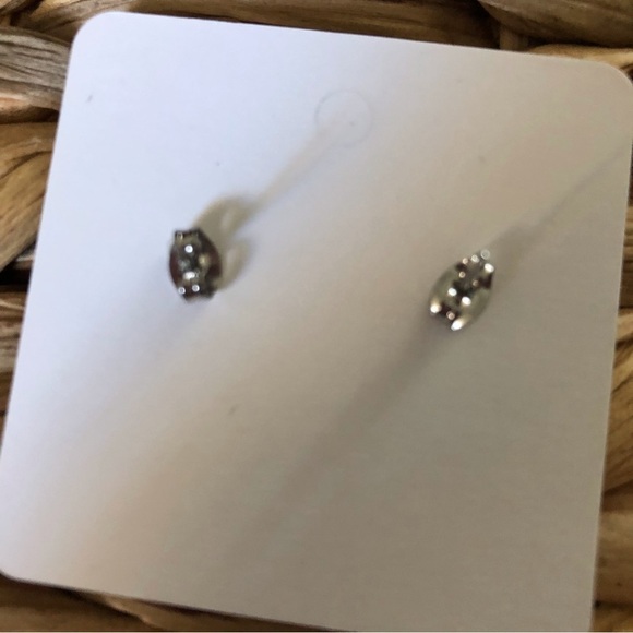 Handmade Green Tree of Life artist stud earrings - Picture 2 of 2